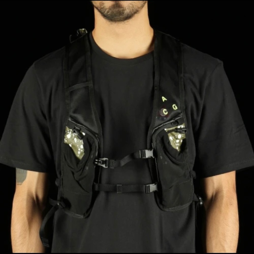 Nike Lab ACG Hydration Race Vest Size S/M NWT $130 - Picture 2 of 14